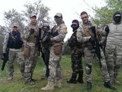 Alcuni componenti del club One shot softair team Bari 
